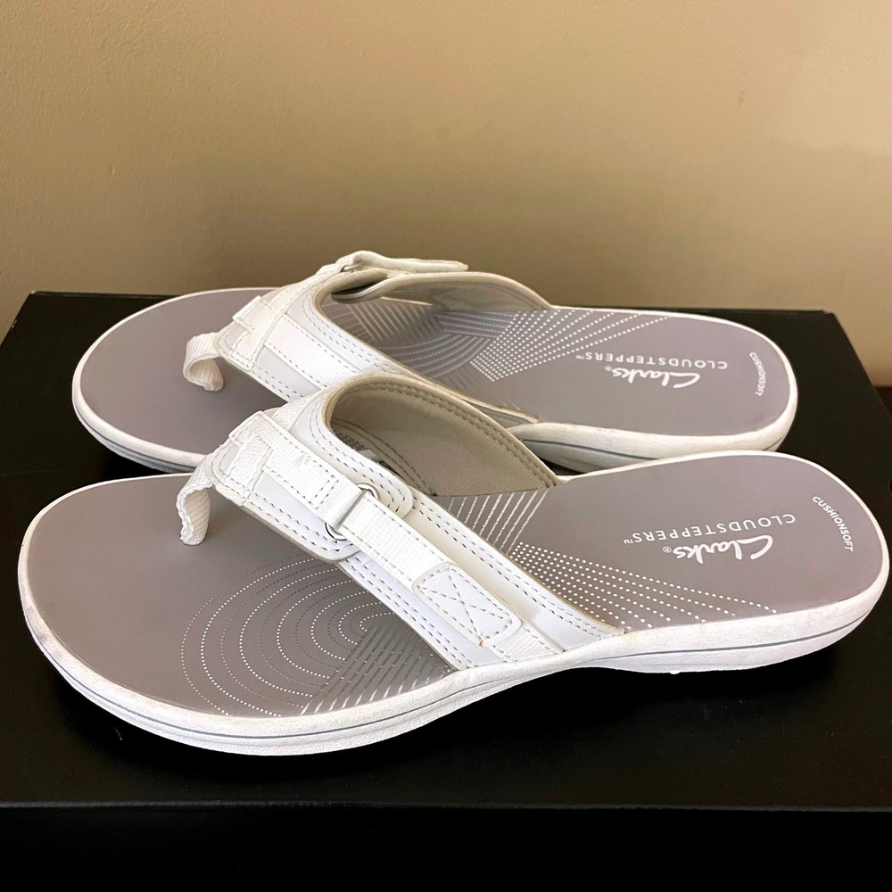Clarks Cloudsteppers Breeze Sea White Grey Thong Sandals Womens 7M Adjustable